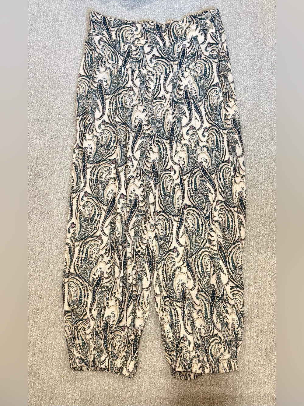 Anthropologie Cream & Navy Paisley Cropped Harem Pants